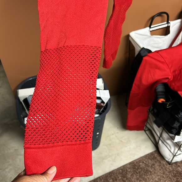 Two piece casual/ fitness outfit - Picture 9 of 11